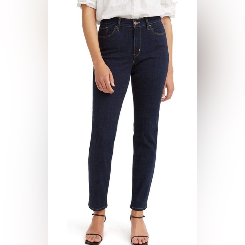 NWT LEVI’S Women’s Classic Straight Jeans Cobalt Dip (dark blue)